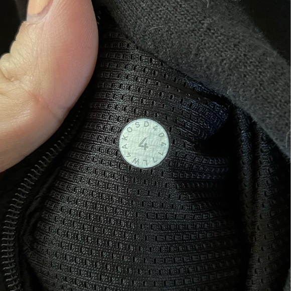 Lululemon Stand Out fleece Sherpa Zip up - Picture 4 of 6